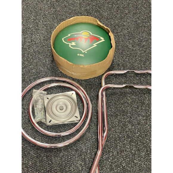 25" L8C3C - Chrome Minnesota Wild Swivel Bar Stool with 2.5" Ribbed Accent Ring - Picture 7 of 12